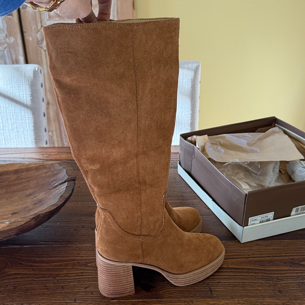 Elegant Tan Suede Heeled Boots
